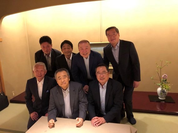 LS그룹과 고객사 경영진들이 지난 13일 일본 도쿄 JX금속 회의실에서 간담회를 진행했다. (사진=LS그룹)